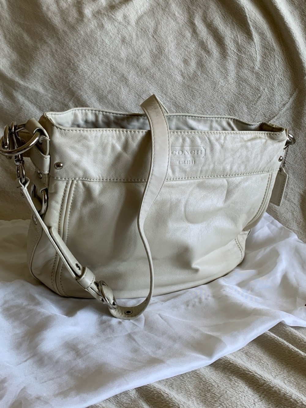 Coach Ivory Pearl Leather Shoulder Bag– SHIPS TOMORROW - Picture 2 of 7